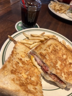 𝐥𝐮𝐧𝐜𝐡𝐭𝐢𝐦𝐞